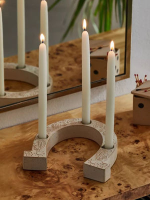 White Horseshoe Candle Holder