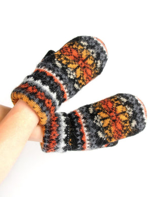 Nordic Snowflake Wool Mittens